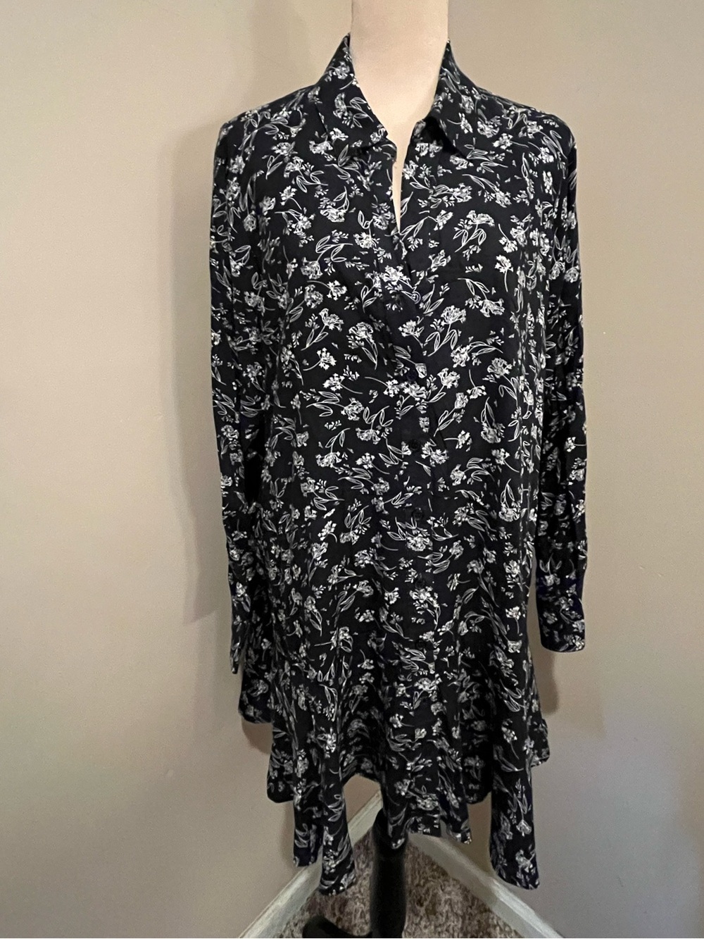 For The Republic Black Floral Button Down, Collar Tunic/Mini, 1X
